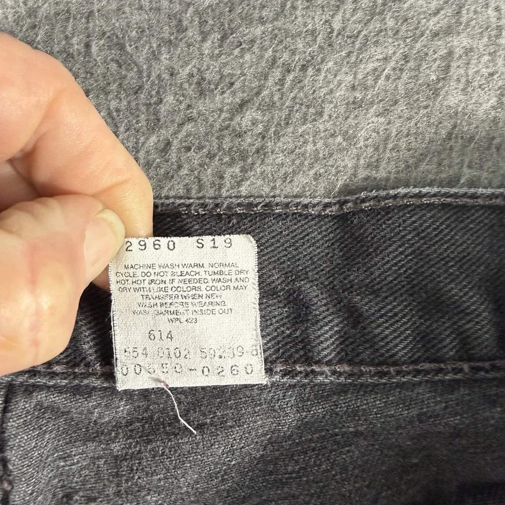 VTG Levis 550 Jeans Men's 33X34 Black Relaxed Fit 90s USA Made Faded Y2K READ